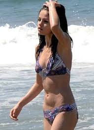 selena gomez age