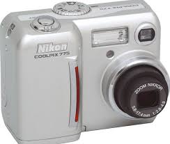 coolpix 775