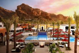 hotels near camelback mountain