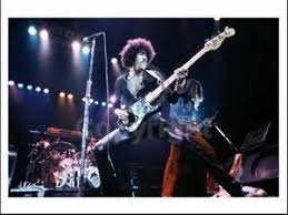 Thin Lizzy - Dear Miss Lonely Hearts