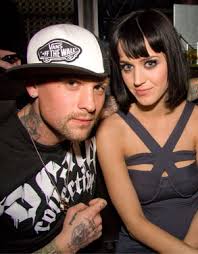 Katy Perry - I Kissed A Girl (Remix)