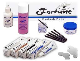 eyelash and eyebrow tint