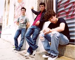 jonas brothers look me in the eyes