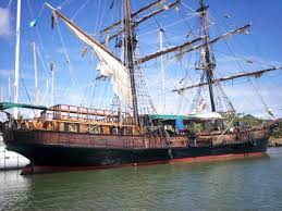 pirates of the caribbean pirate ship