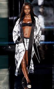 naomi campbell catwalk