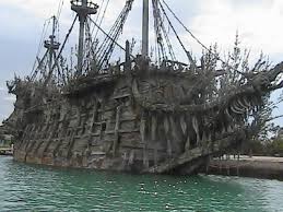 pirates of the caribbean pirate ship
