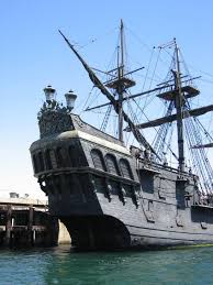 pirates of the caribbean pirate ship