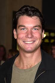 Jerry O'Connell raps to the