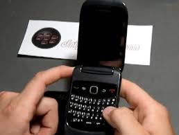 blackberry 9670 flip