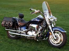1100 v star