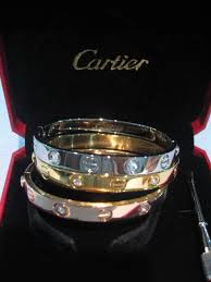 cartier love pendant