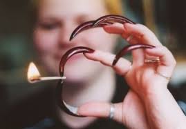 long fingernails on women