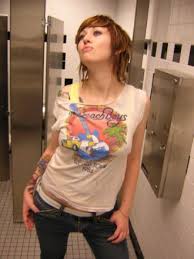 emo girl fashion