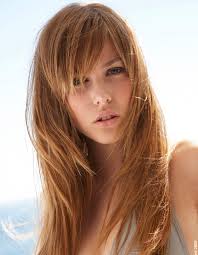 coiffure simple cheveux mi long
