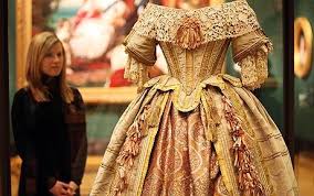 queen victoria costumes