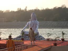 رحلة الى الهند..... India-rishikesh-statue