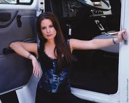 Piper Halliwell Holly-Marie-holly-marie-combs-3990436-1280-1024