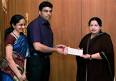 Jayalalithaa hands over Rs 2 crore to Viswanathan Anand - Chess News