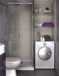 Desain Interior Kamar Mandi Mungil dengan Shower Room