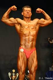Knüppelharter Classic Bodybuilder, Christian Rätz: Bild Mahmut Irmak aus Hamburg (Sieger, Männer I) hatte die tiefsten Einschnitte an Brust, Rücken, ... - christianrtzxf3