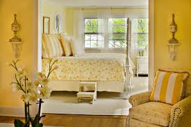 Beautiful Yellow Bedroom Ideas with Floral Bed Set - Home Interior ...