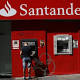 Beneficio Santander retrocede en el tercer trimestre por ... - Investing.com España