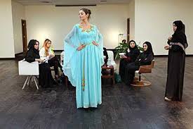 Middle East Online::In UAE, ambition wears an abaya:.