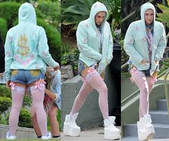 Pop Singer Ke$ha Shows Us How Not to Wear Platform Sneakers