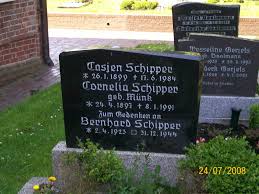 Grabstein von Bernhard Schipper (02.04.1923-31.12.1944), Friedhof Pilsum. Häufige Nachnamen auf diesem Friedhof: