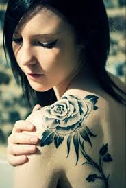Girls With Tattoos Flowers -009