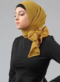 Knotted hijab style