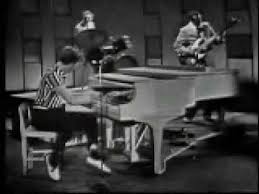 1957 - Jerry Lee Lewis - Whole Lotta Shakin' Going On  Images?q=tbn:ANd9GcQ_8lWrw0H80aWHOppY07Owp8U4etg0b5t6ICE4UxSiRQXlF-_c
