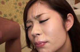 Kinky Asian milf Natsumi Shiraishi deepthroats horny guys. Low quality sample Download full movie - pic02