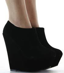 The versatile black wedge boots | fashionxMod