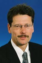Since early 1996, Dr. Ralf Steinmetz has been a professor at the dept. of ... - ralf