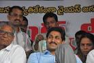 Jagan fasts for united Andhra, claims Sonia paving Rahul's PM path ...