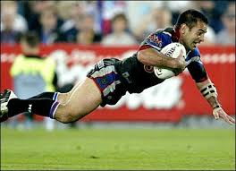 Stacey Jones during the 2002 NRL Grand Final. Jones led the Warriors to the 2002 Grand Final and crossed for a superb individual try, but the day ended in ... - _44115288_jones7_2002final
