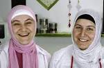 Bei Fatma Yasar (links) und Nilay Dogan gibt es jede Menge türkische ... - 3296438