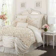 Bedroom: Lovable Bedroom Decorate With White Ruffle Comforter ...