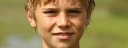 Joost Koning woont met zijn broer en ouders in Hoofddorp. Hij is geboren op 3 april 1996 in Amsterdam. Hij zit in groep 8 en houdt zich daar het liefste ... - joost