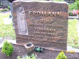 Grabstein von Adolf Erdmann (10.09.1910-27.11.1986), Friedhof Moorhusen. Häufige Nachnamen auf diesem Friedhof: Janssen (15) - Peters (12) - Garrelts (11) ... - mu038
