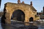 File:The Newport Arch - geograph.org.uk - 2194803.jpg - Wikimedia ...