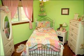 أجمل غرف نوم للأطفال... - صفحة 9 Images?q=tbn:ANd9GcRpgFe2e8IzpNwWnyRmWmk_ERu1WYO1WCOtR9NvjU_8vxnysH9Z5A