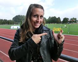 Olympiateilnehmerin Kathrin Klass mit dem BOB-Schlüsselanhänger (Foto: Dersch) - 2397256_web