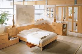 Amazing Bedroom Arrangement Decorating Ideas Featuring Wooden Bed ...
