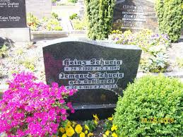 Grab von Heinz Schurig (29.07.1909-17.09.1992), Friedhof Cirkwehrum