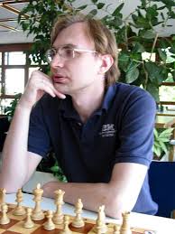 Der Turniergewinner Fabian Döttling. Mikhail Zaitsev landete auf dem dritten Platz - zaitsew