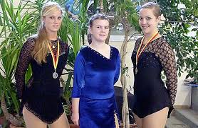 Alisa Beck, Julia Legnar und Sofia Kucharzewski (von links) wurden für die Deutsche Meisterschaft nominiert. Foto: Verein. ROLLKUNSTLAUF (sok). - 47226962