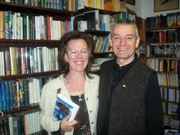 Marion Gallus (Buchwelten) gemeinsam mit Ralf Isau am 20.04.2012.