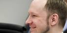 Breivik wird nun von Staatsanwältin Inga Bejer Engh befragt. - 63.131